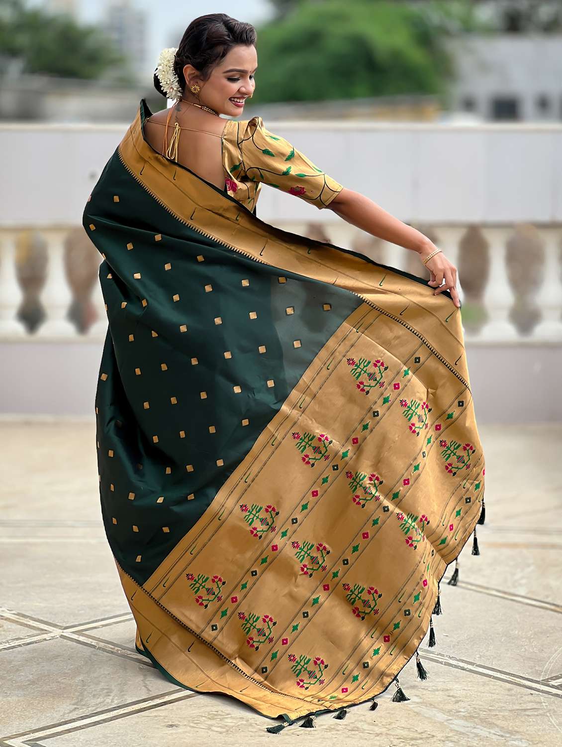 women self design paithani saree with blouse - 22022391 - Standard Image - 5