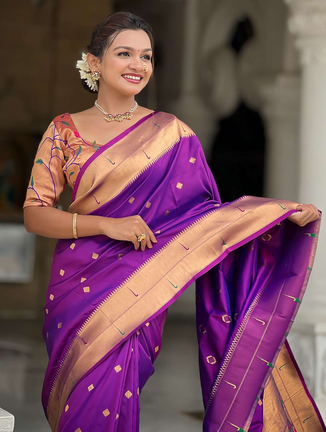 women self design paithani saree with blouse - 22022393 - Standard Image - 3