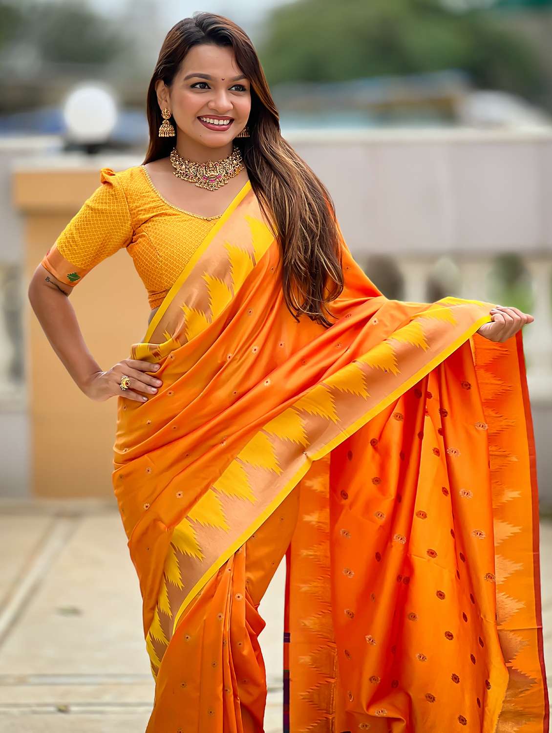 women self design paithani saree with blouse - 22022400 - Standard Image - 5