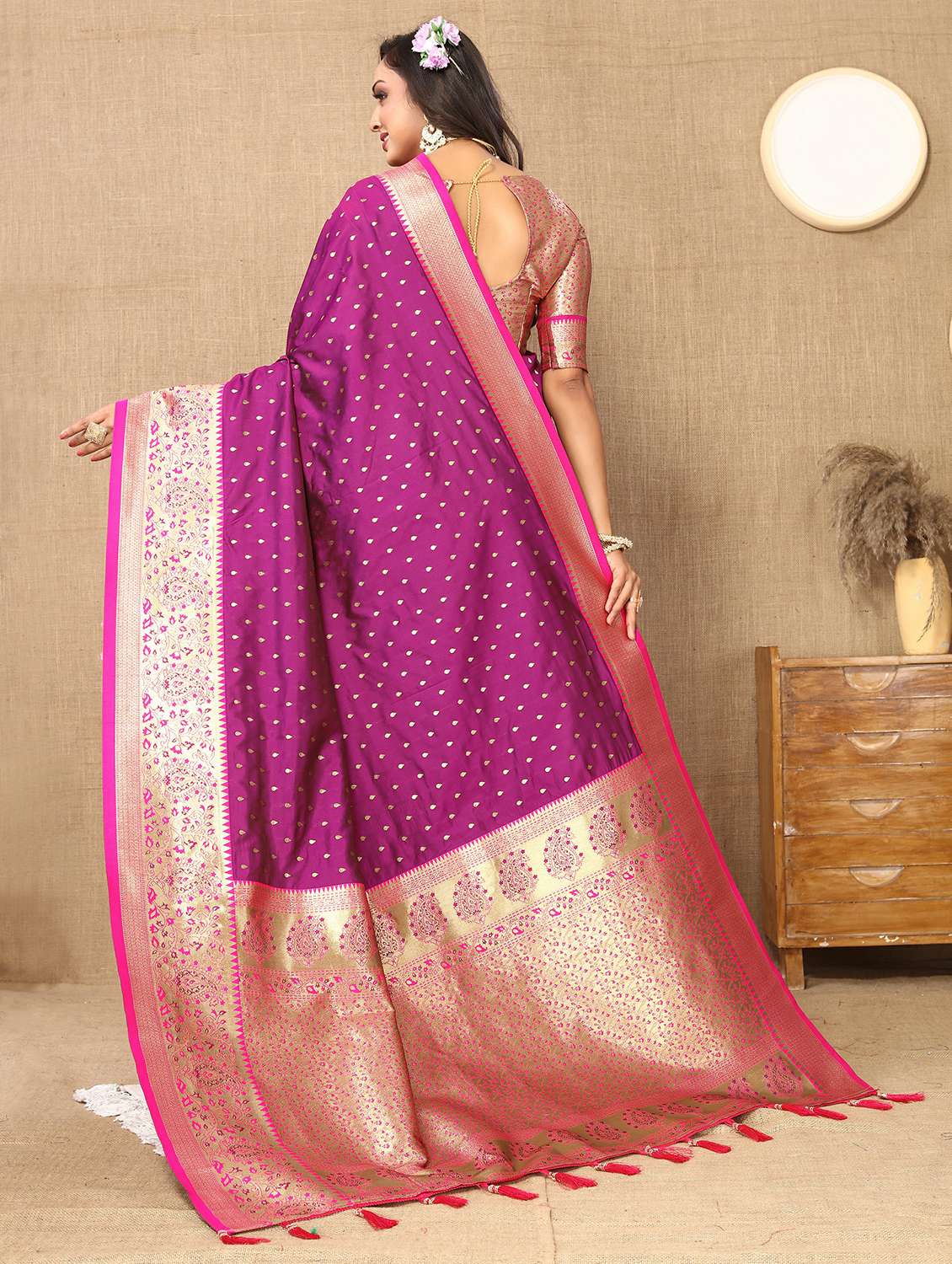 women self design banarasi saree with blouse - 22022412 - Standard Image - 5