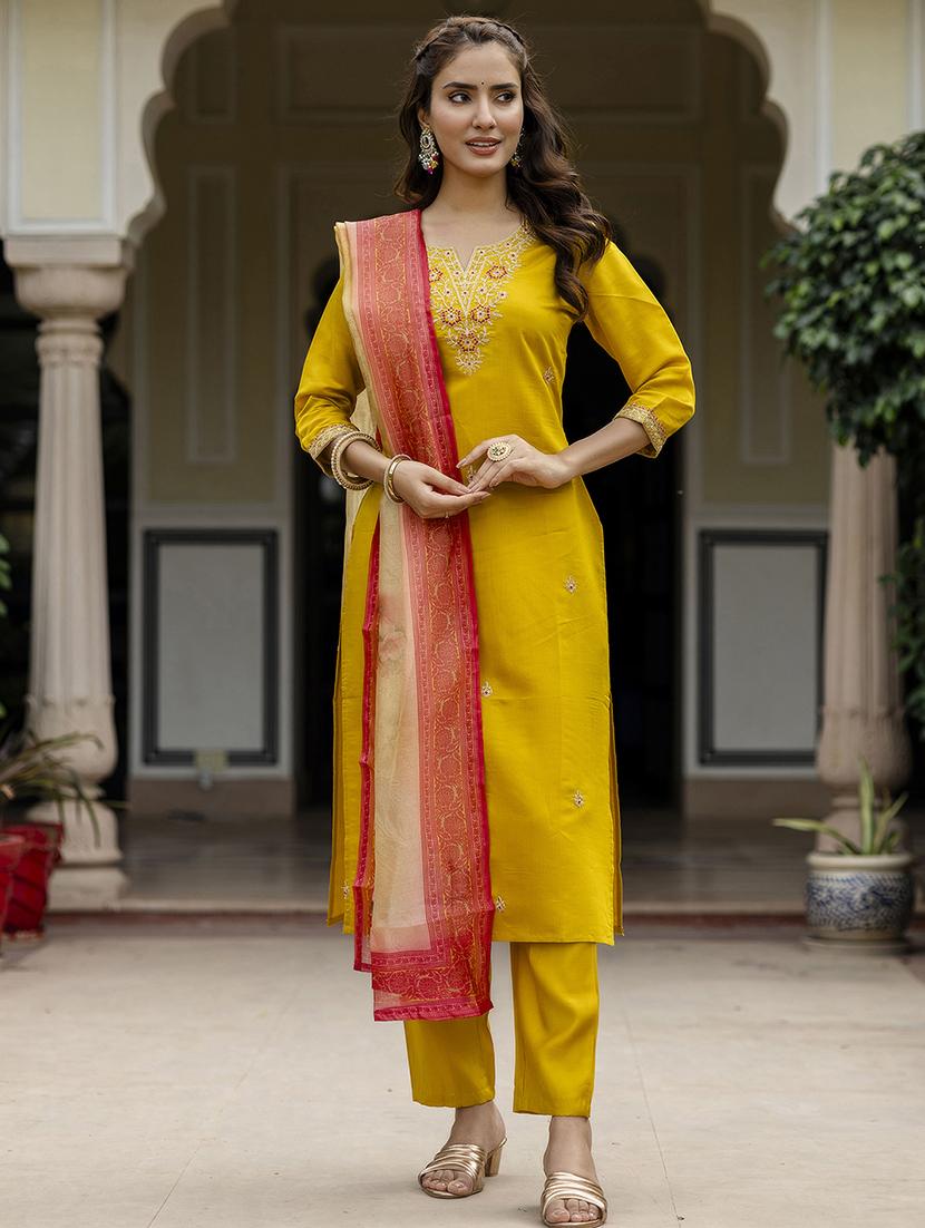 women embroidered three quarter sleeve kurta pant with dupatta set