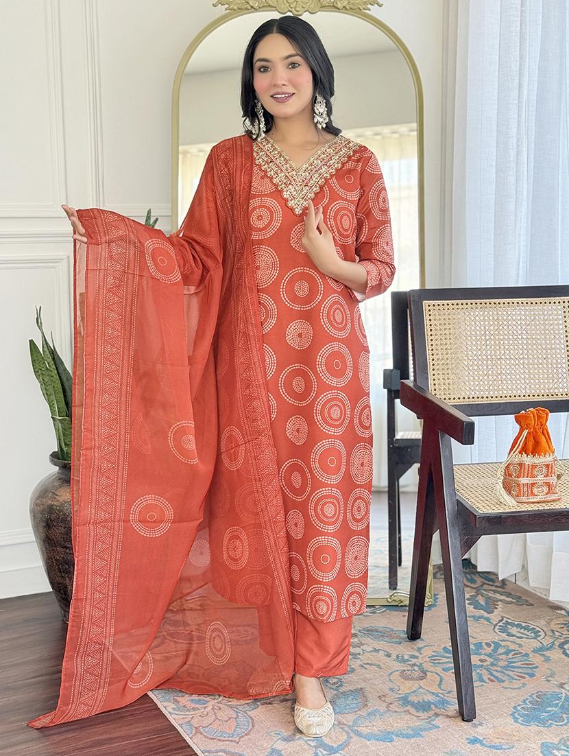 women embroidered three quarter sleeve kurta pant with dupatta set