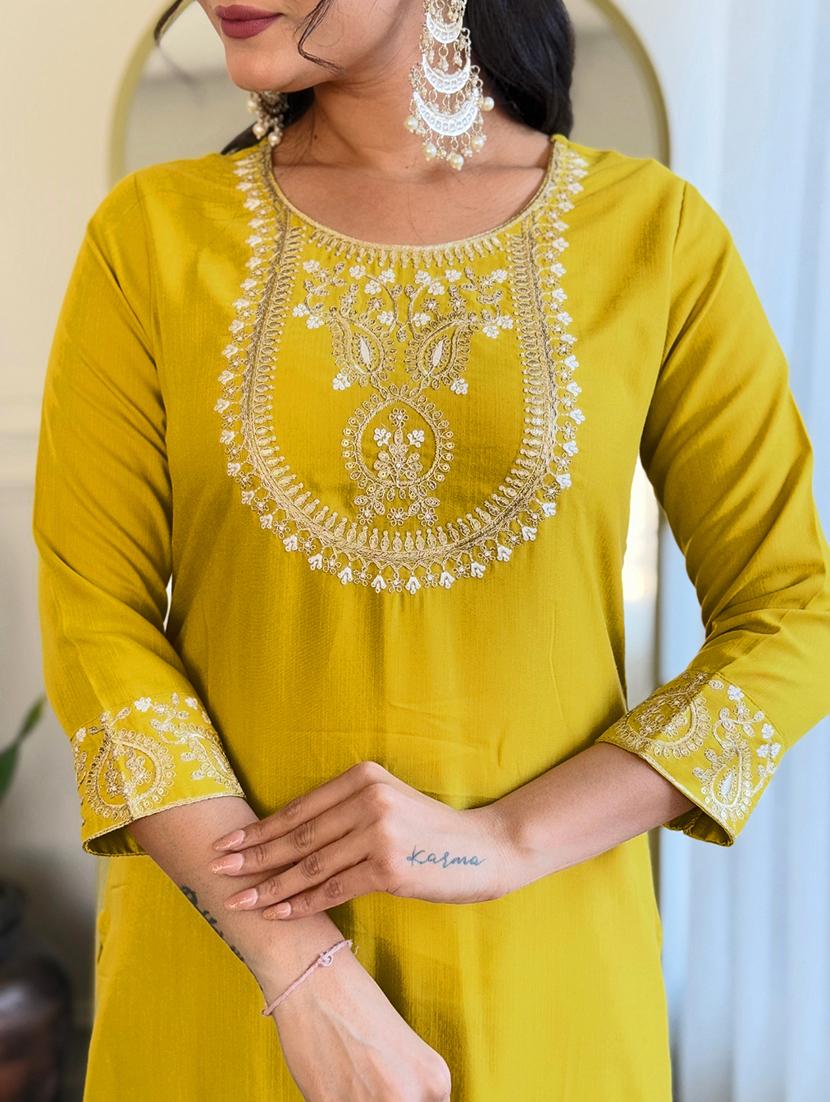 women embroidered three quarter sleeve kurta pant with dupatta set - 22024872 - Standard Image - 3
