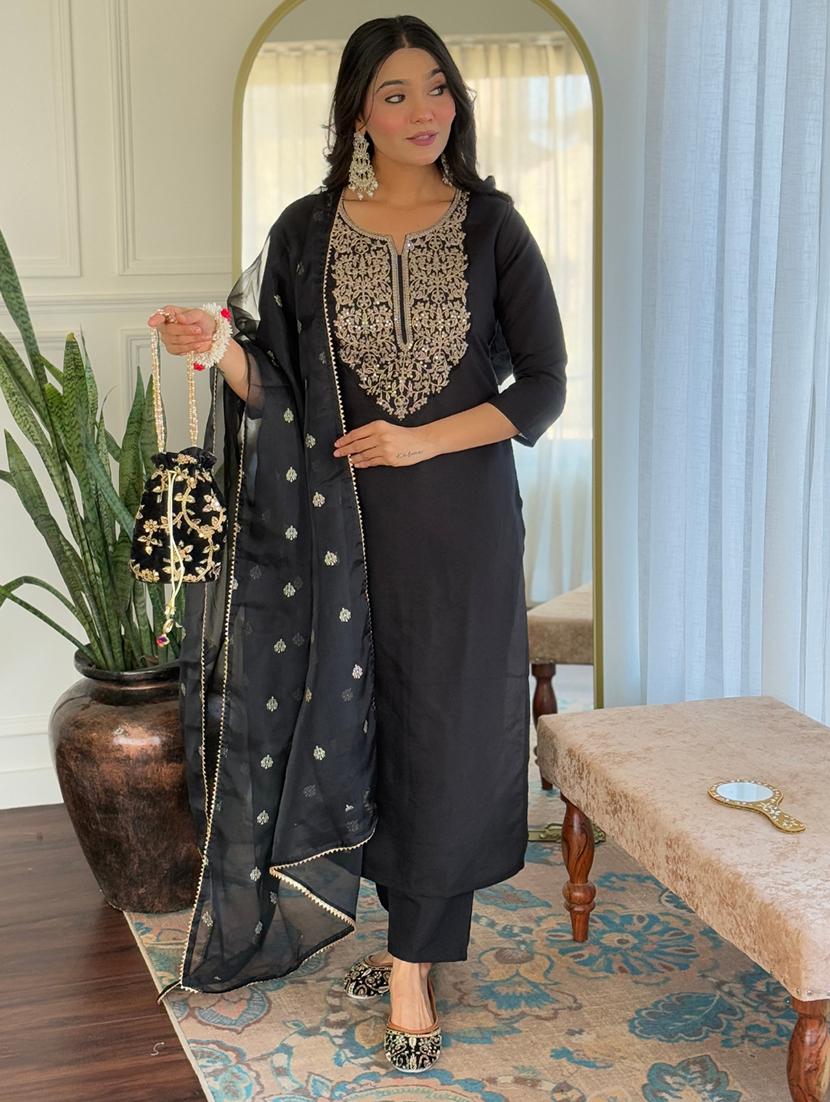 women embroidered three quarter sleeve kurta pant with dupatta set - 22024886 - Standard Image - 3