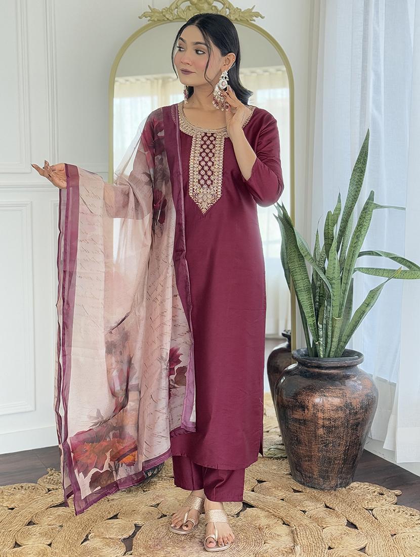 women embroidered three quarter sleeve kurta pant with dupatta set