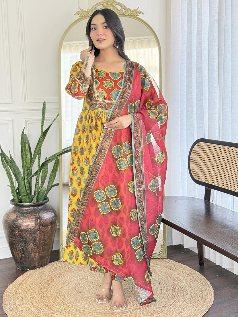 women printed three quarter sleeve kurta pant with dupatta set