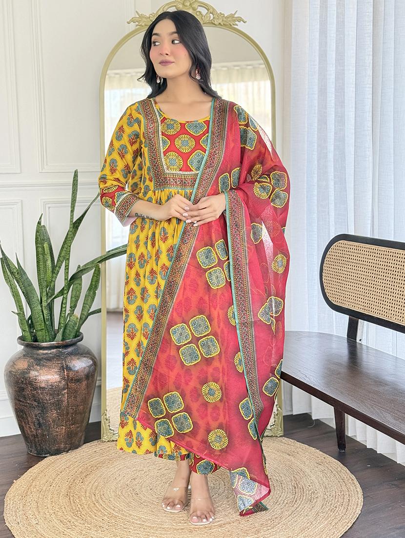women printed three quarter sleeve kurta pant with dupatta set - 22024892 - Standard Image - 3