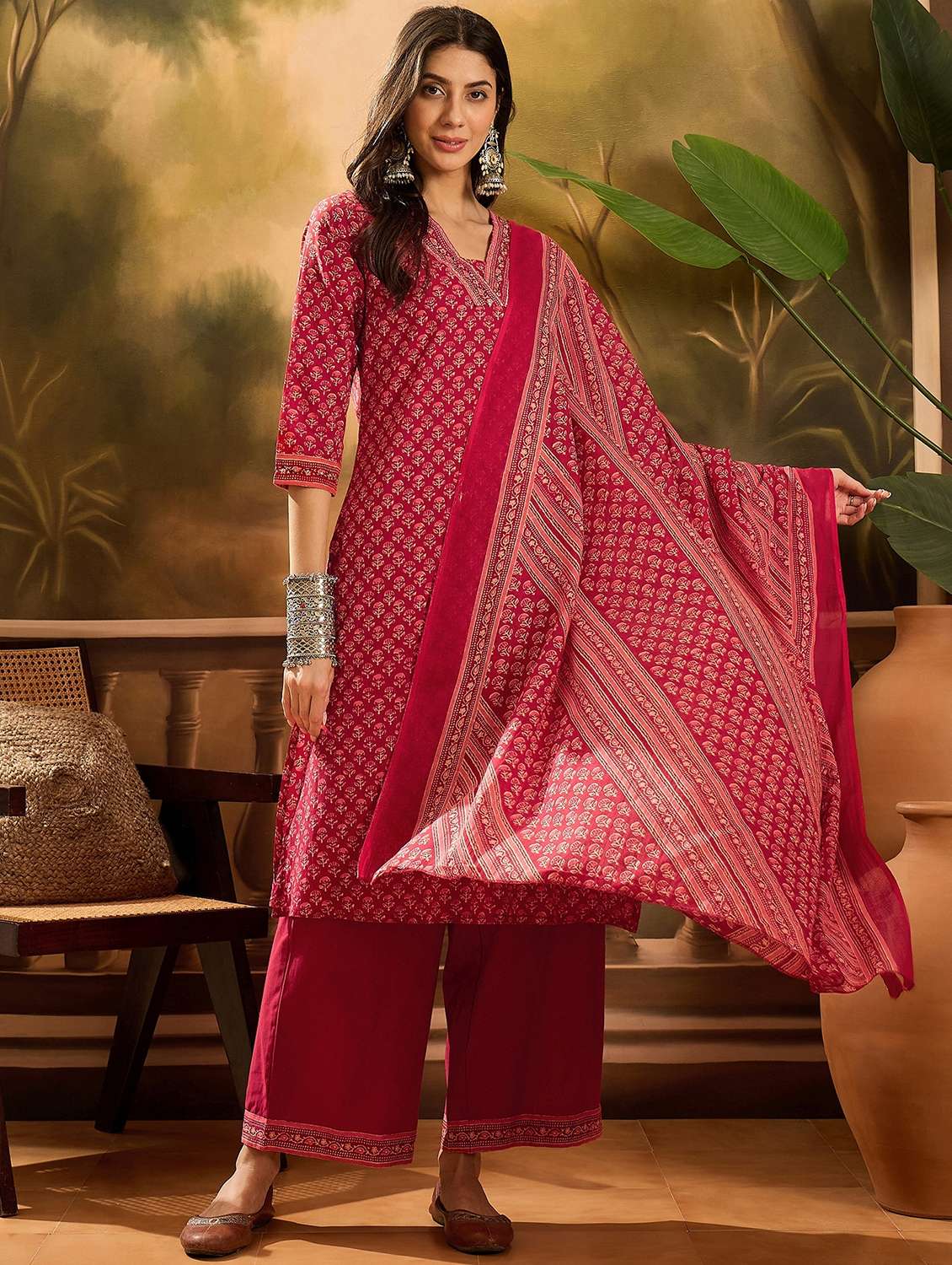 women printed three quarter sleeve kurta palazzo with dupatta set - 22026256 - Zoom Image - 0