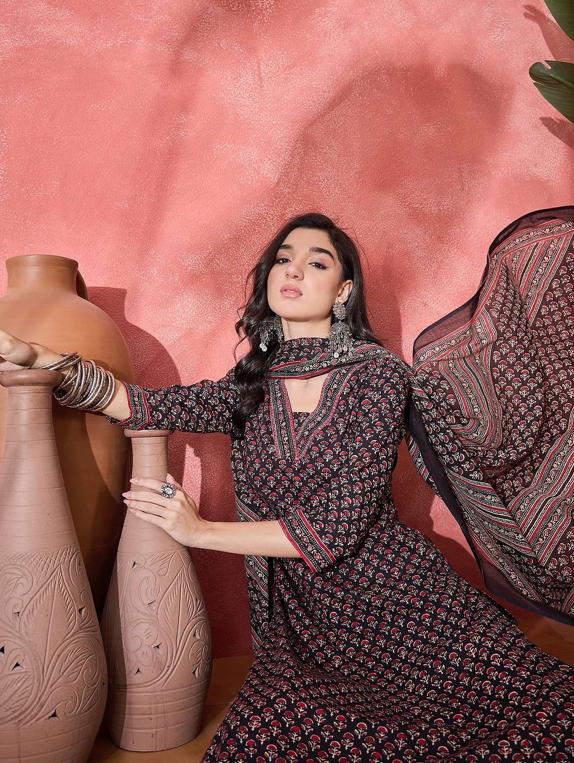 women printed three quarter sleeve kurta palazzo with dupatta set - 22026257 - Standard Image - 3