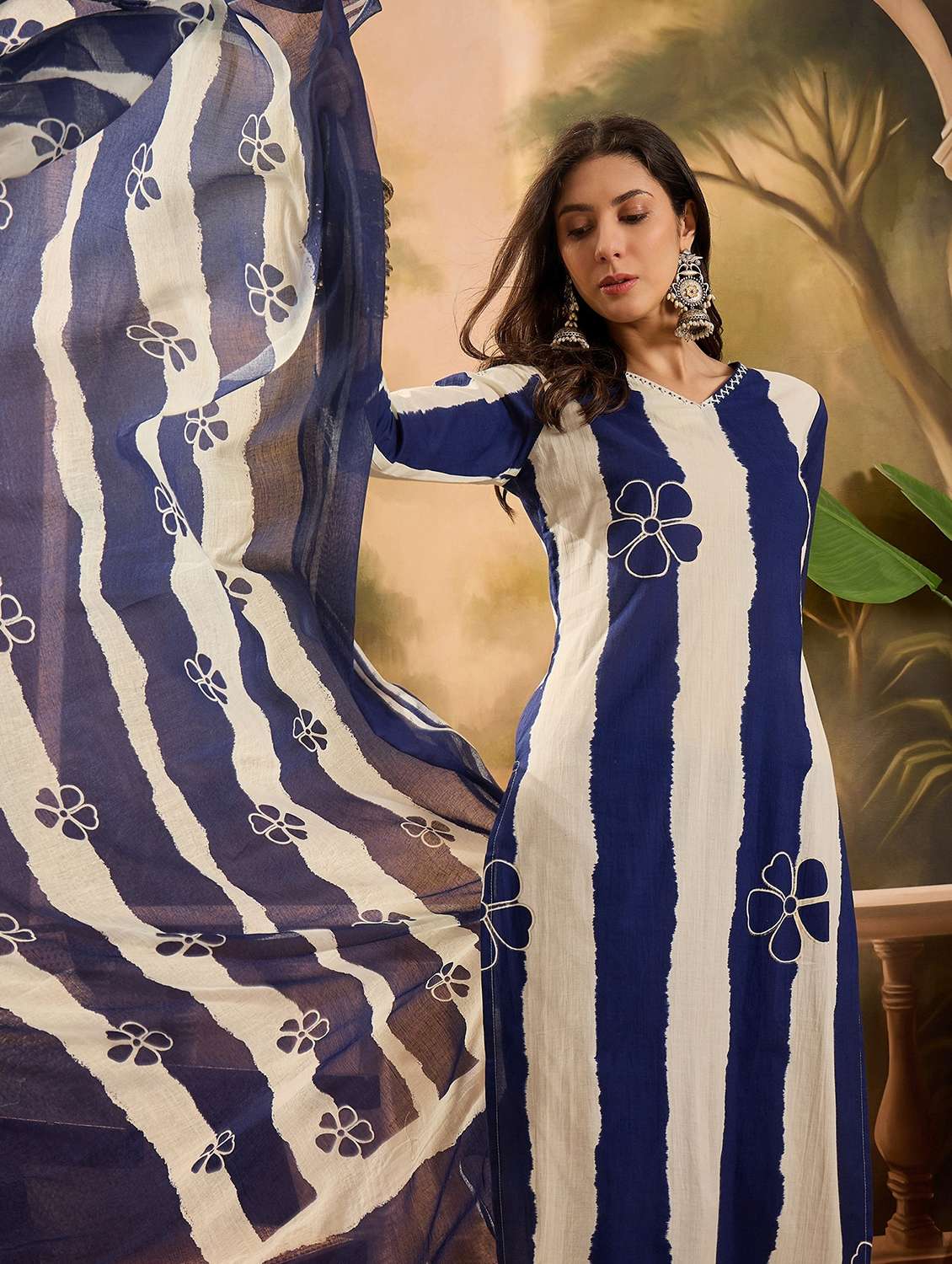 women striped three quarter sleeve kurta pant with dupatta set - 22026270 -  Standard Image - 3