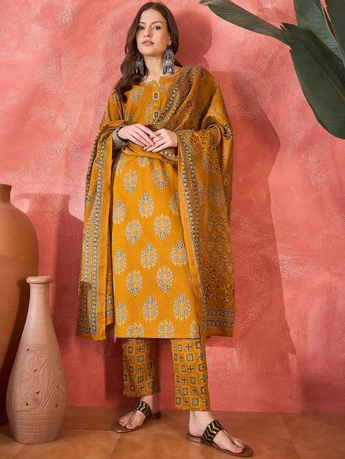women floral printed three quarter sleeve kurta pant with dupatta set - 22026274 - Standard Image - 0