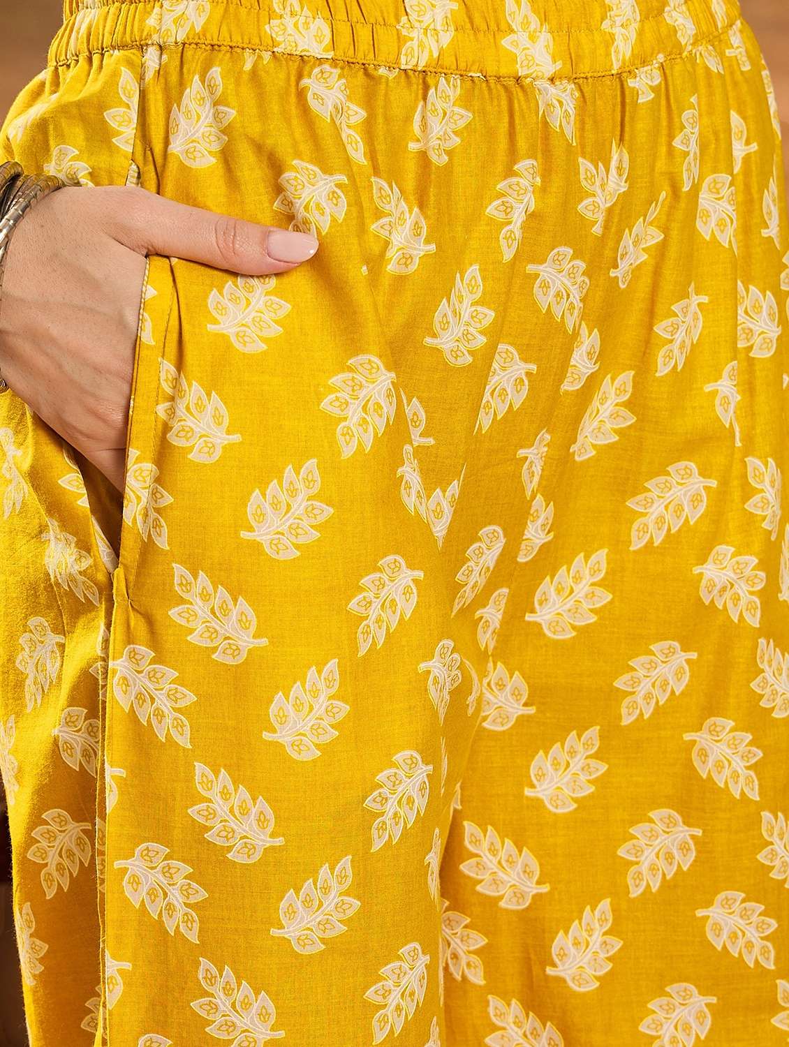 women printed three quarter sleeve kurta pant with dupatta set - 22026289 - Standard Image - 5