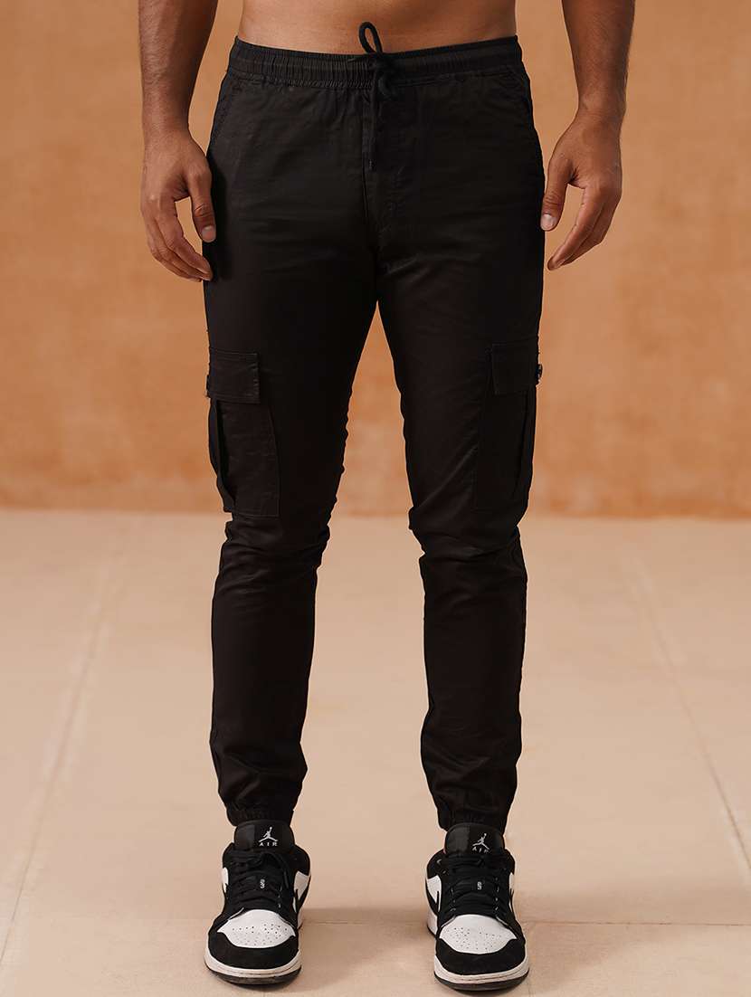 men solid mid rise regular fit cargo