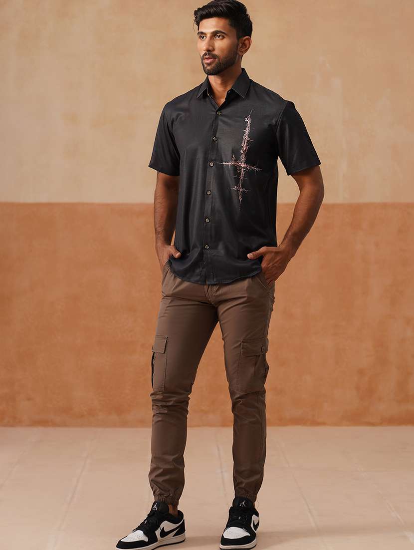 men solid mid rise regular fit cargo - 22026562 -  Standard Image - 5