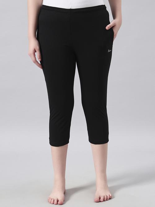 women solid mid rise capri - 22026585 -  Standard Image - 0
