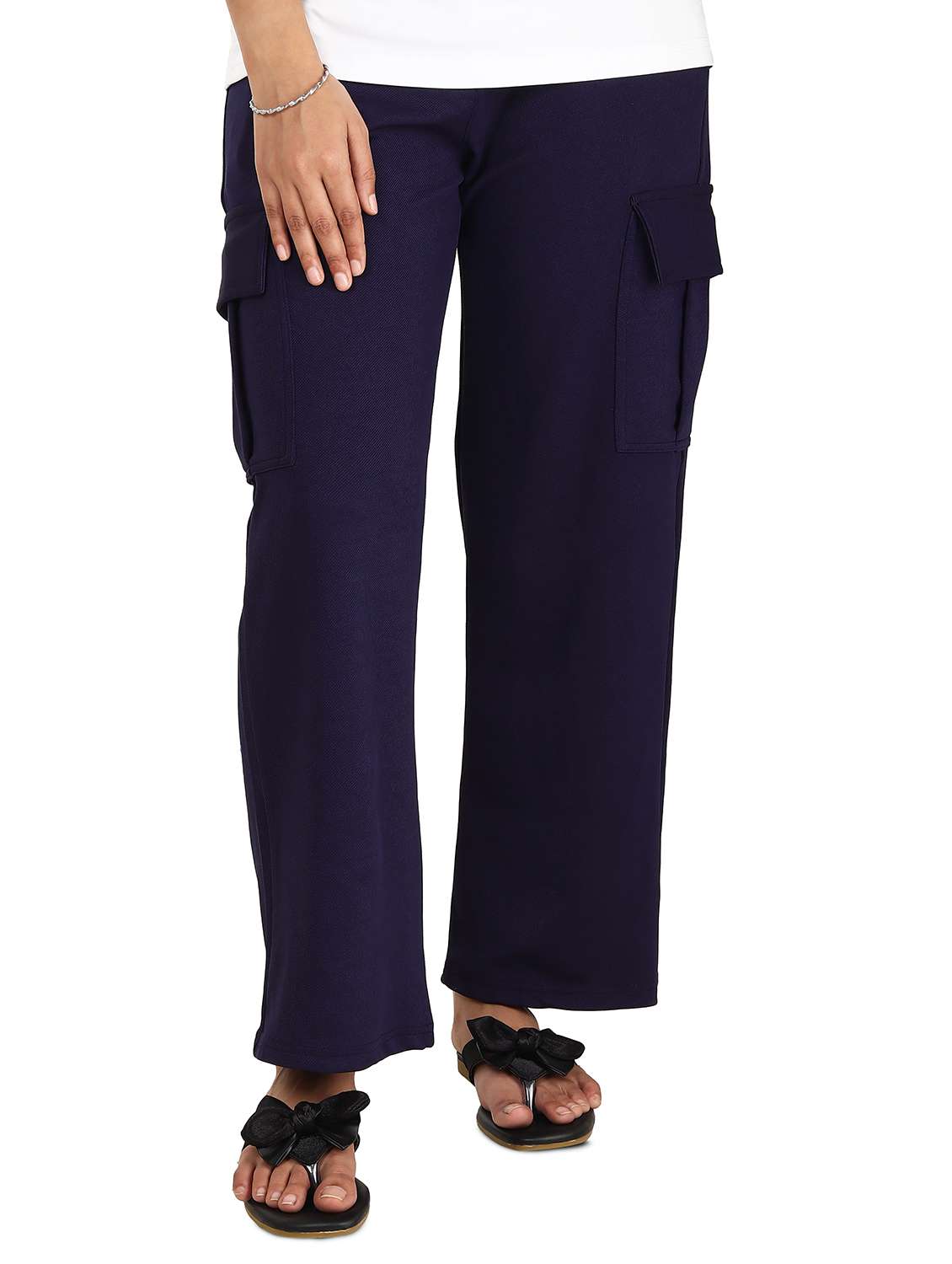 women solid mid rise relaxed fit cargo