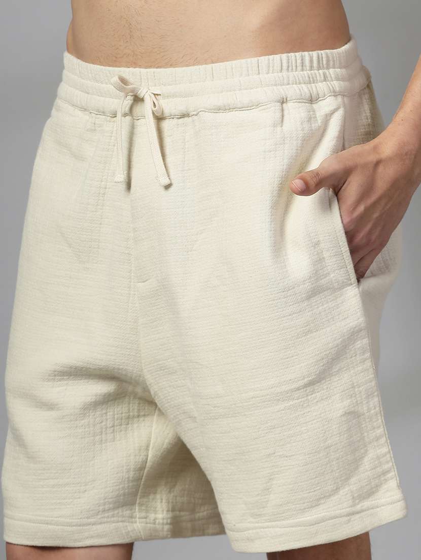 men textured mid rise regular fit shorts - 22028555 -  Standard Image - 3