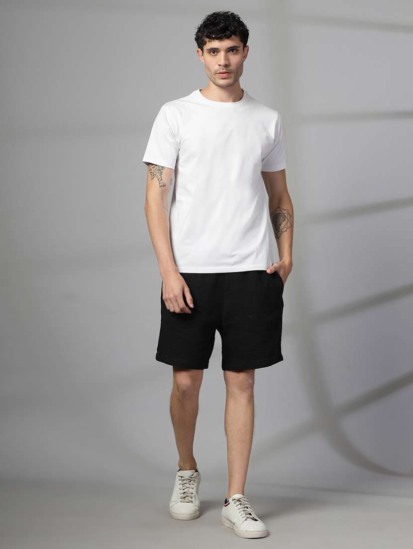 men solid mid rise regular fit shorts - 22028736 - Standard Image - 3