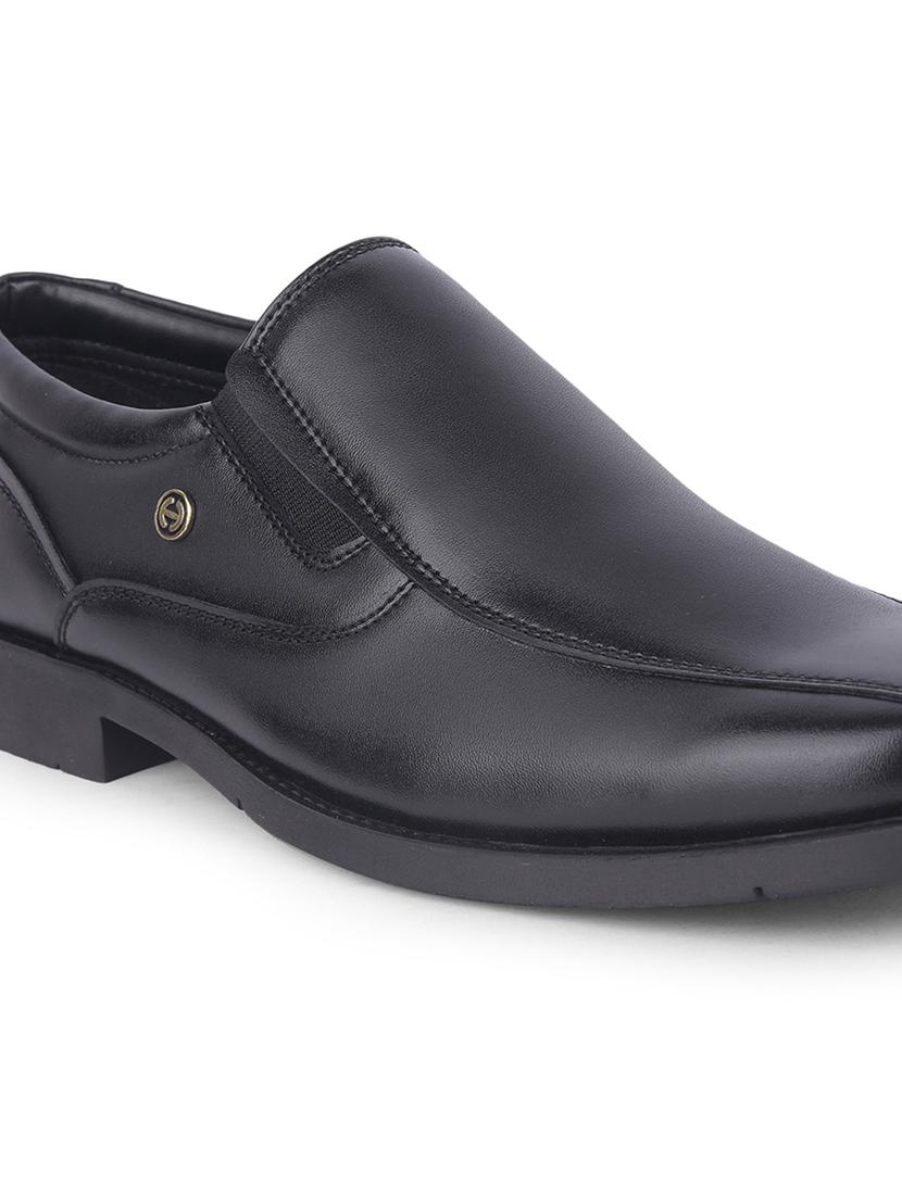 men solid slip on formal shoes - 22029092 - Standard Image - 5
