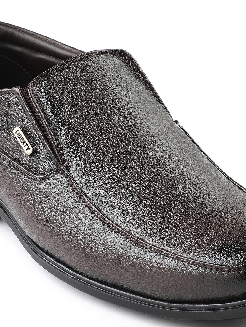 men solid slip on formal shoes - 22029097 - Standard Image - 5