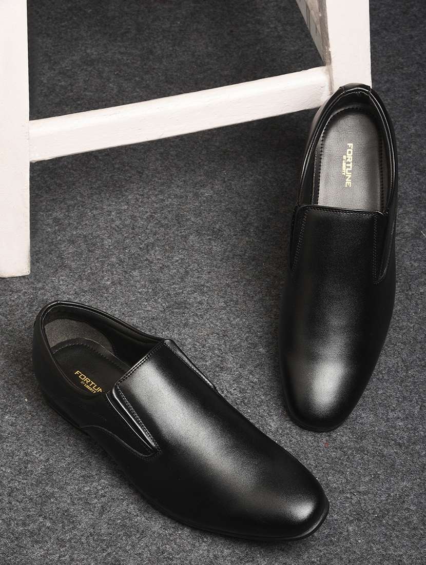 men solid slip on formal shoes - 22029102 - Zoom Image - 0