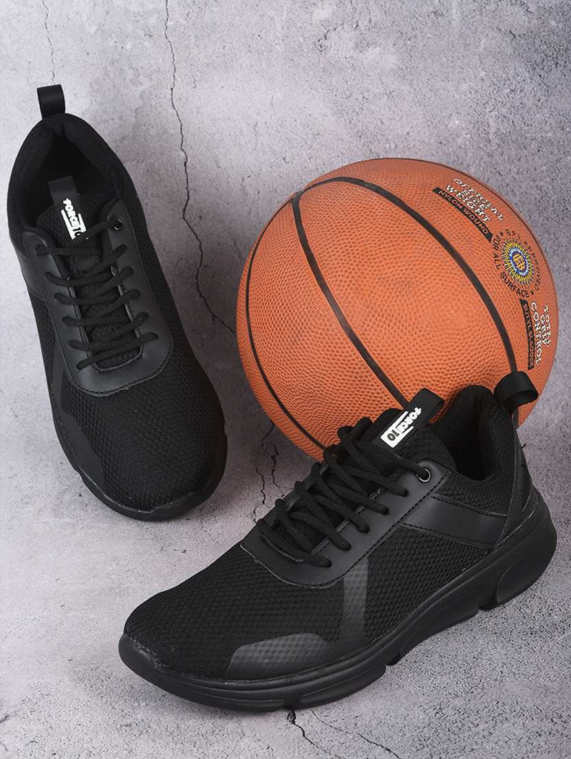 men black lace up sport shoe