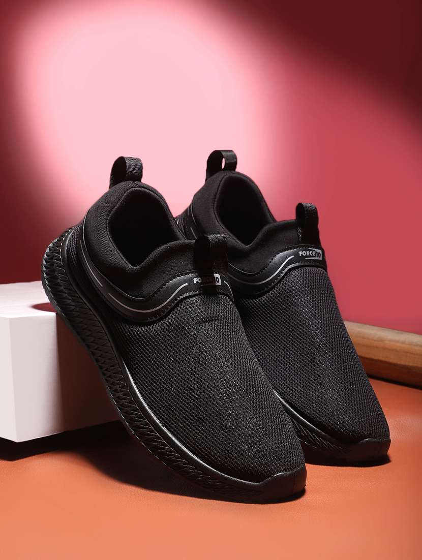 men black slip on sport shoe