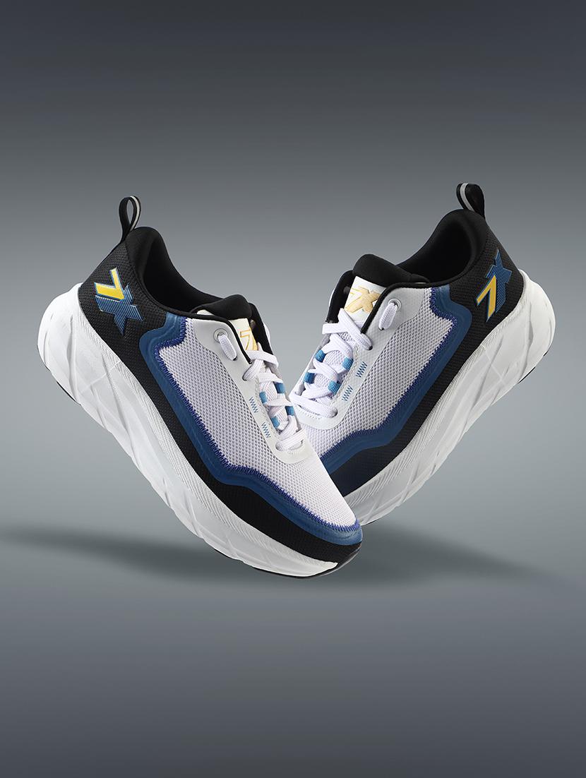 men white lace up sport shoe