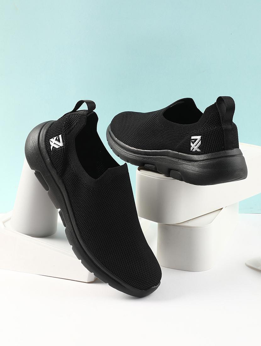 men black slip on sport shoe