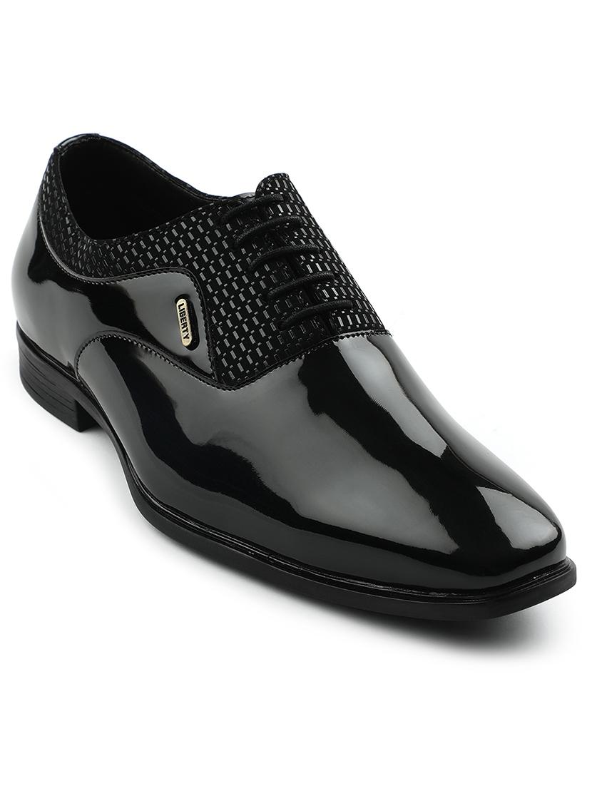 men black lace-up oxford