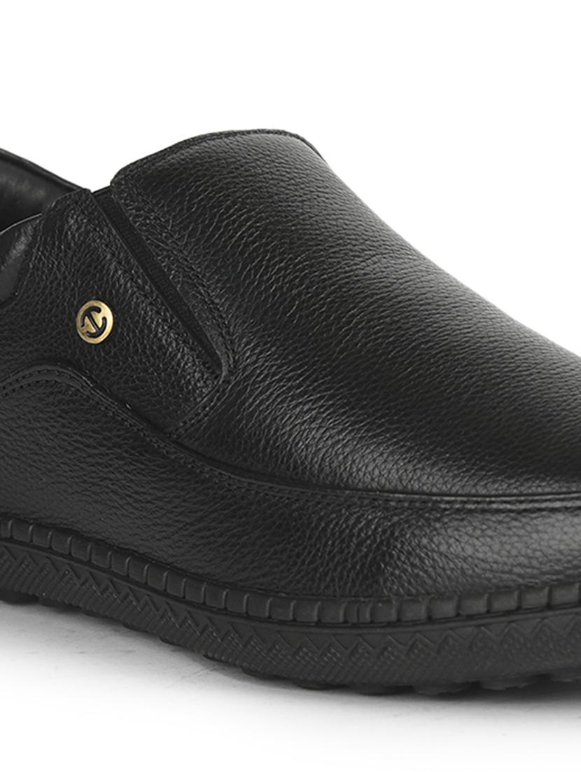men solid slip on formal shoes - 22029239 - Standard Image - 5