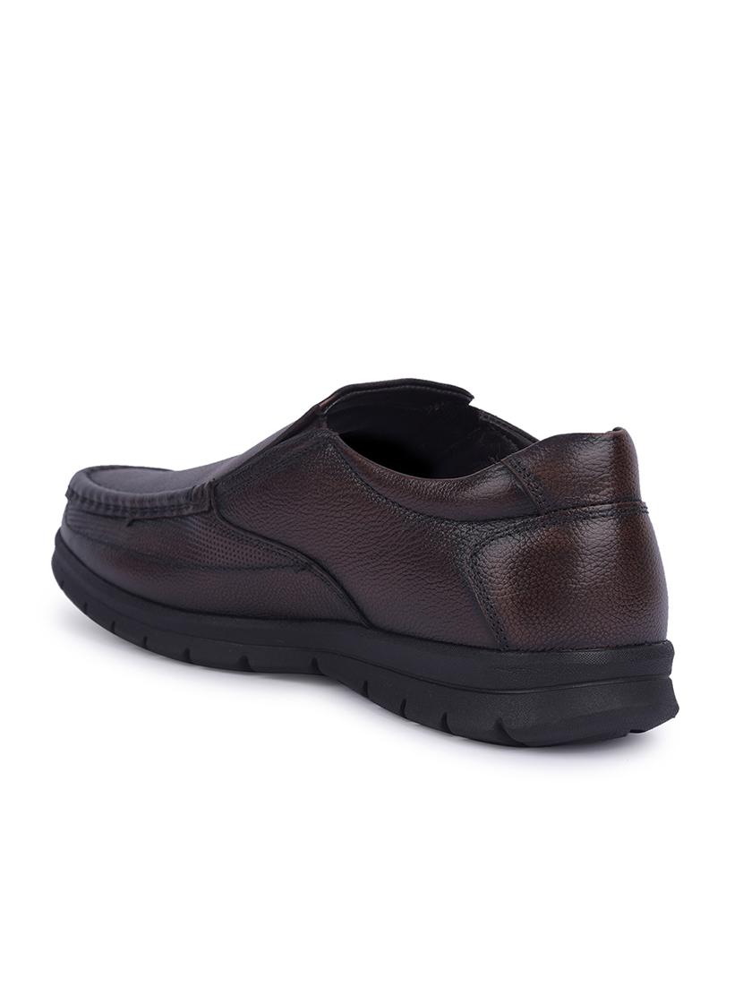 men solid slip on formal shoes - 22029242 - Standard Image - 3