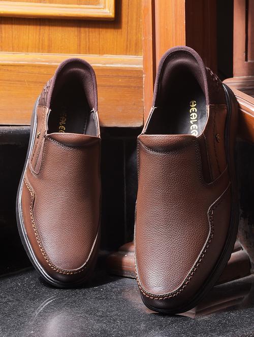 men solid slip on formal shoes - 22029244 - Standard Image - 0