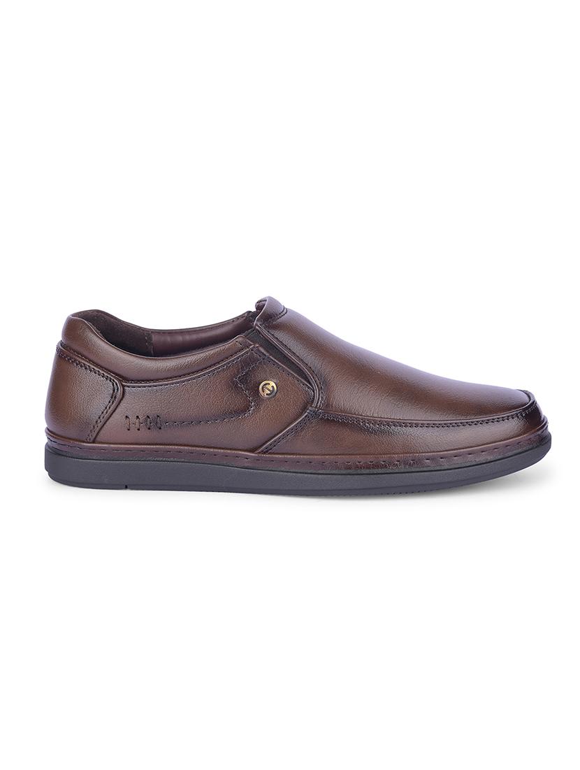 men solid slip on formal shoes - 22029246 - Standard Image - 3