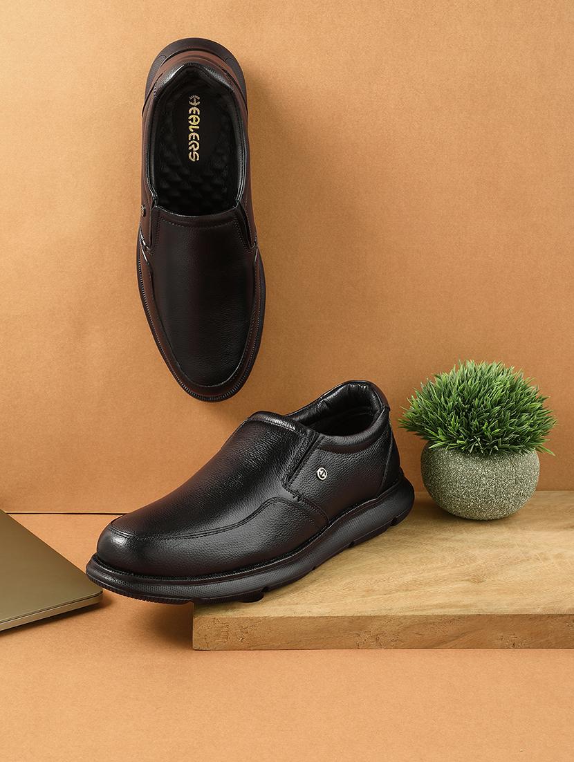 men solid slip on formal shoes