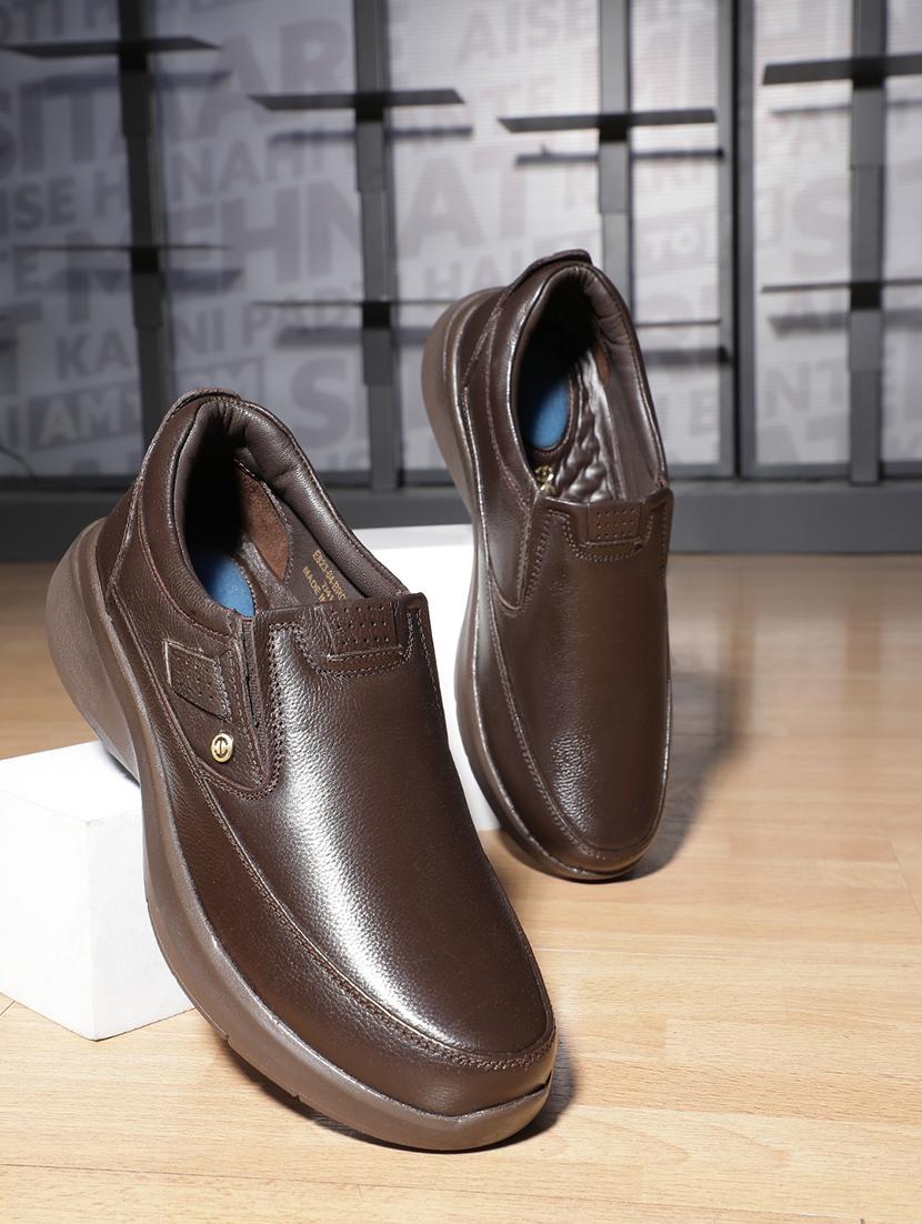 men solid slip on formal shoes