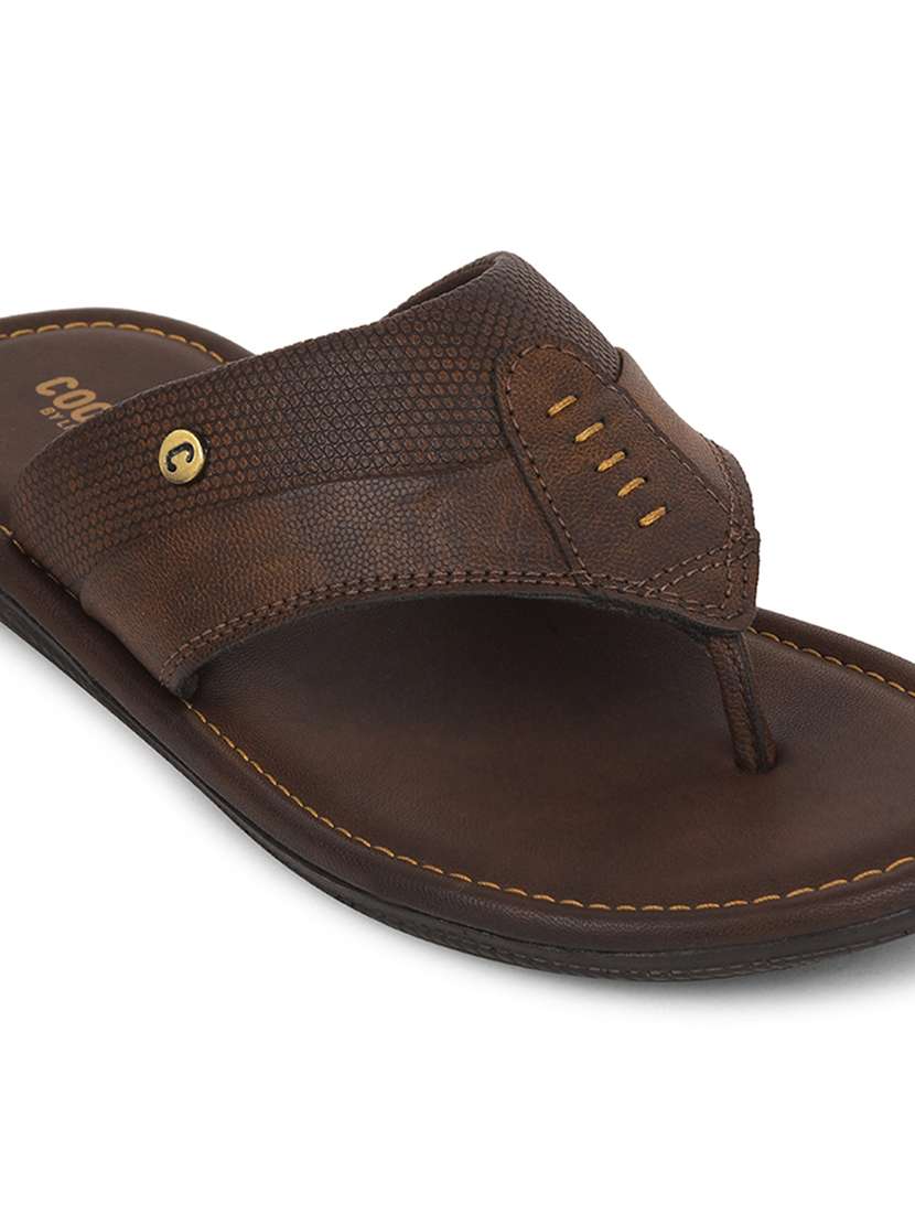 men solid toe separator sandal - 22029293 -  Standard Image - 5