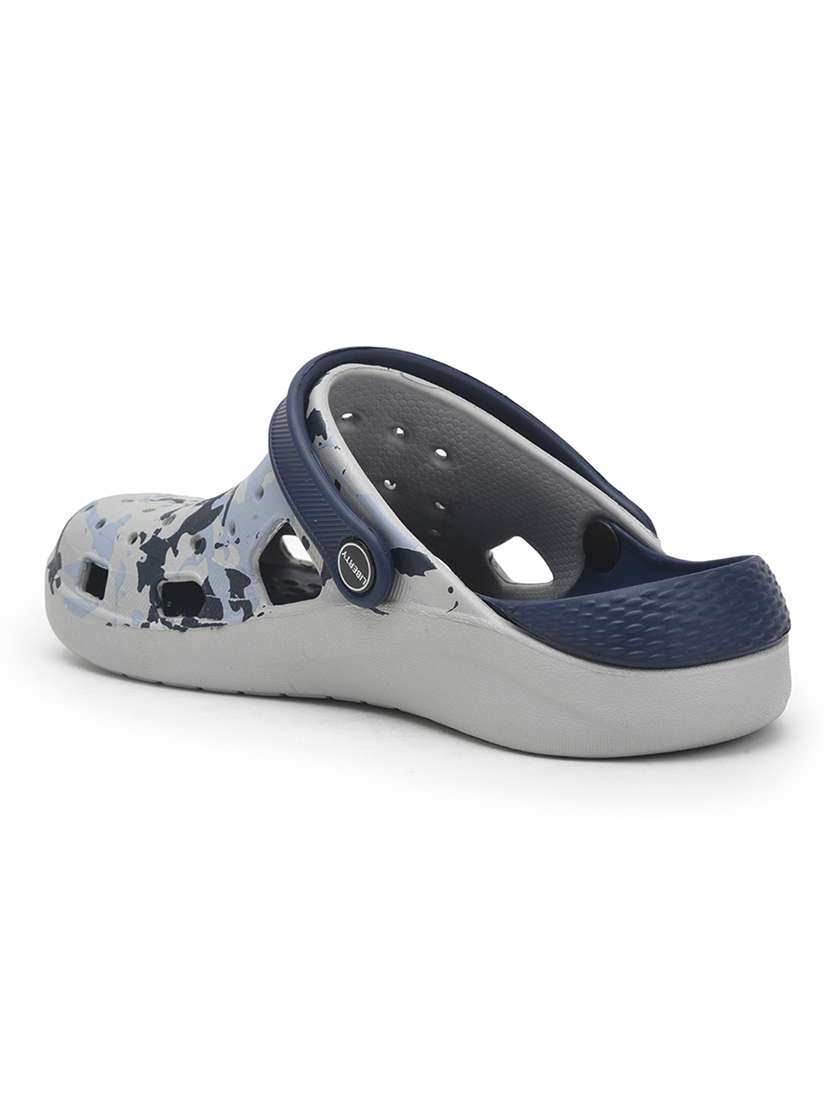 men camouflage slip on clogs - 22029350 -  Standard Image - 3