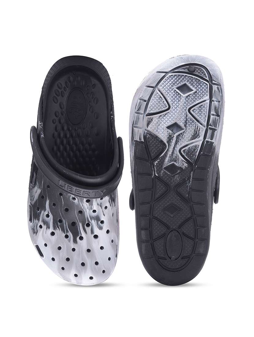 men printed slip on clogs - 22029351 -  Standard Image - 5