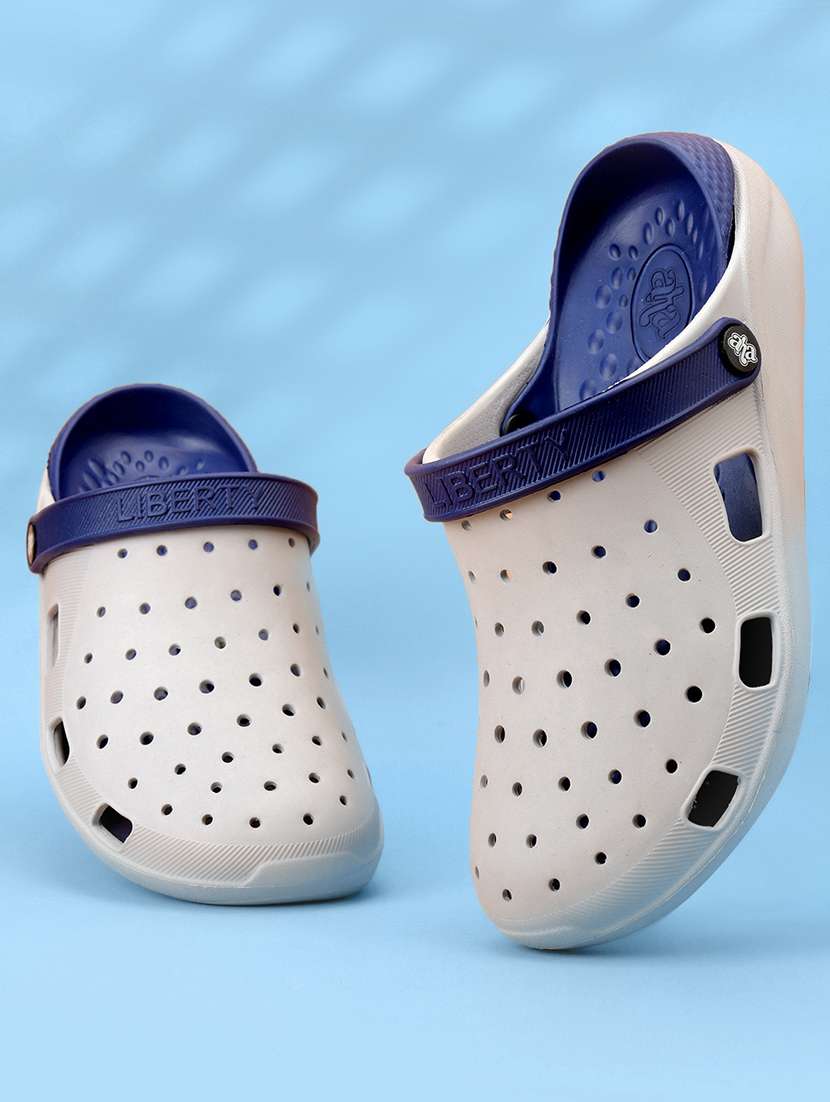 men solid slip on clogs