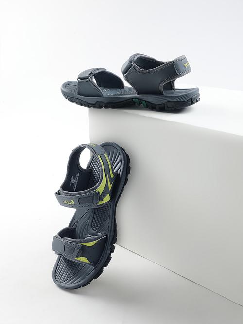 men solid back strap floater - 22029358 -  Standard Image - 0