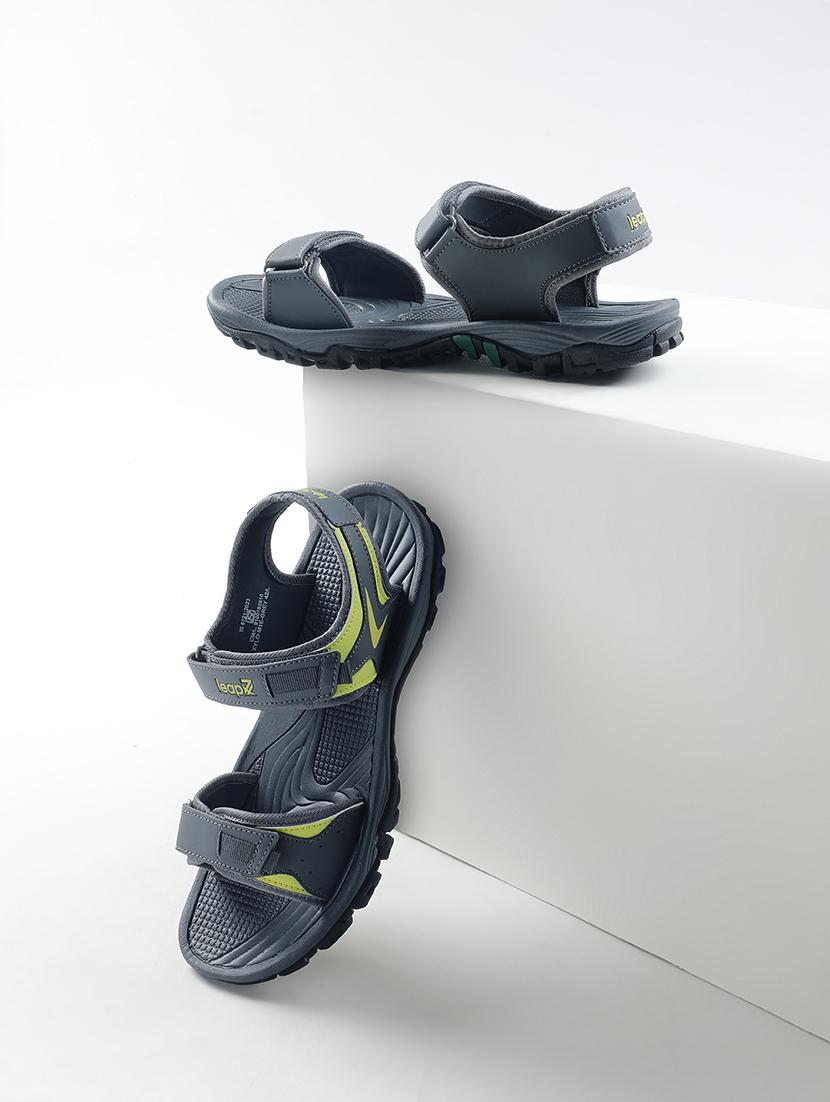 men solid back strap floater - 22029358 -  Zoom Image - 0