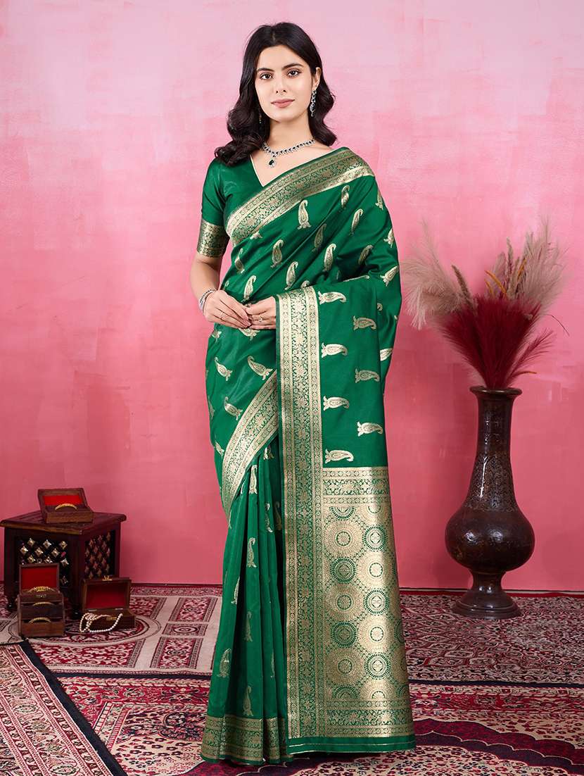 women self design banarasi saree with blouse
