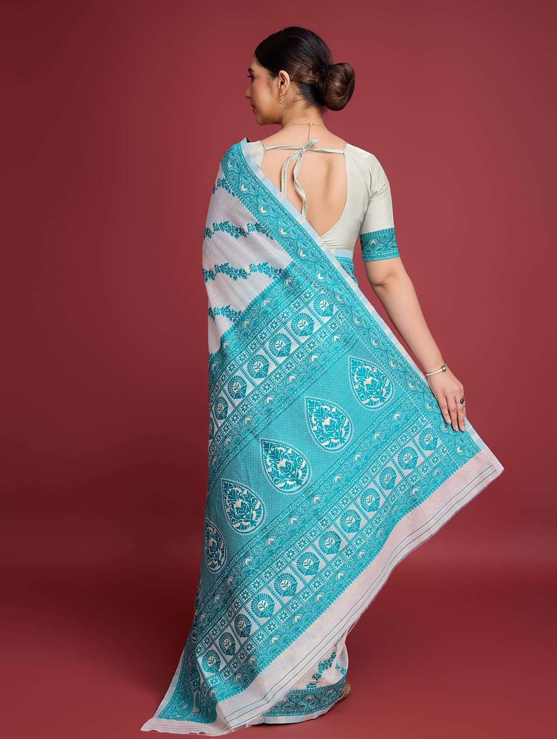women self design bordered saree with blouse - 22030051 -  Standard Image - 3