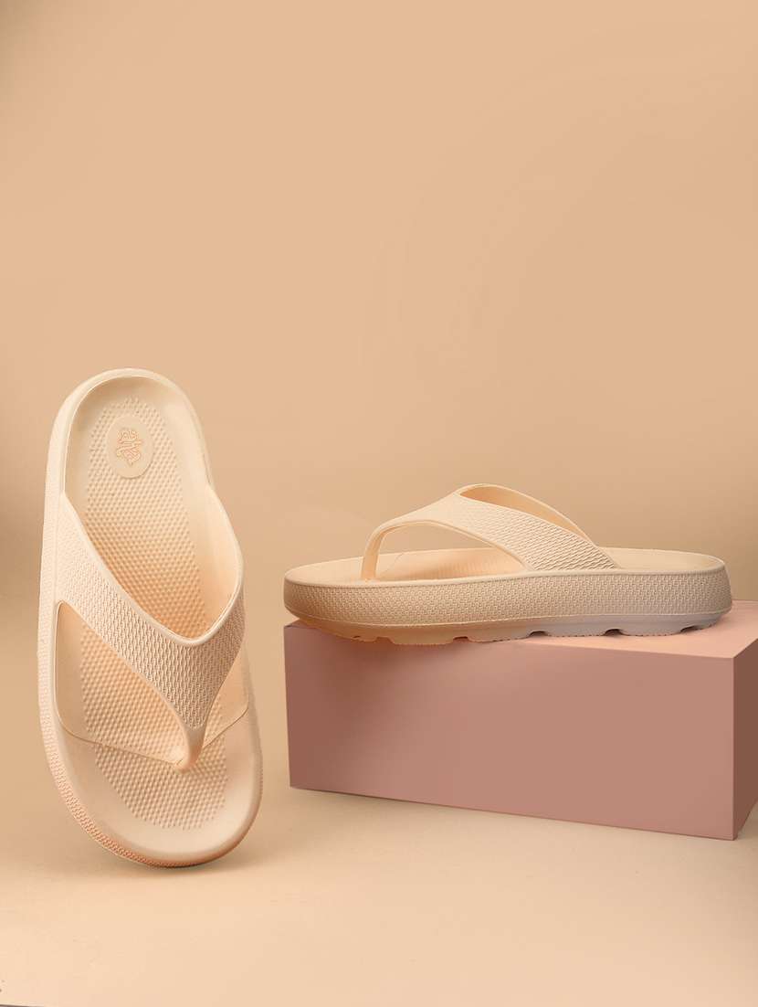 women solid slip on flip flop