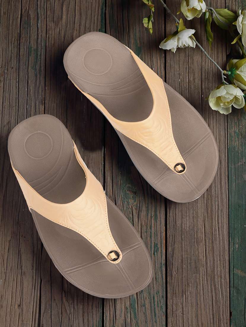 women solid slip on flip flop