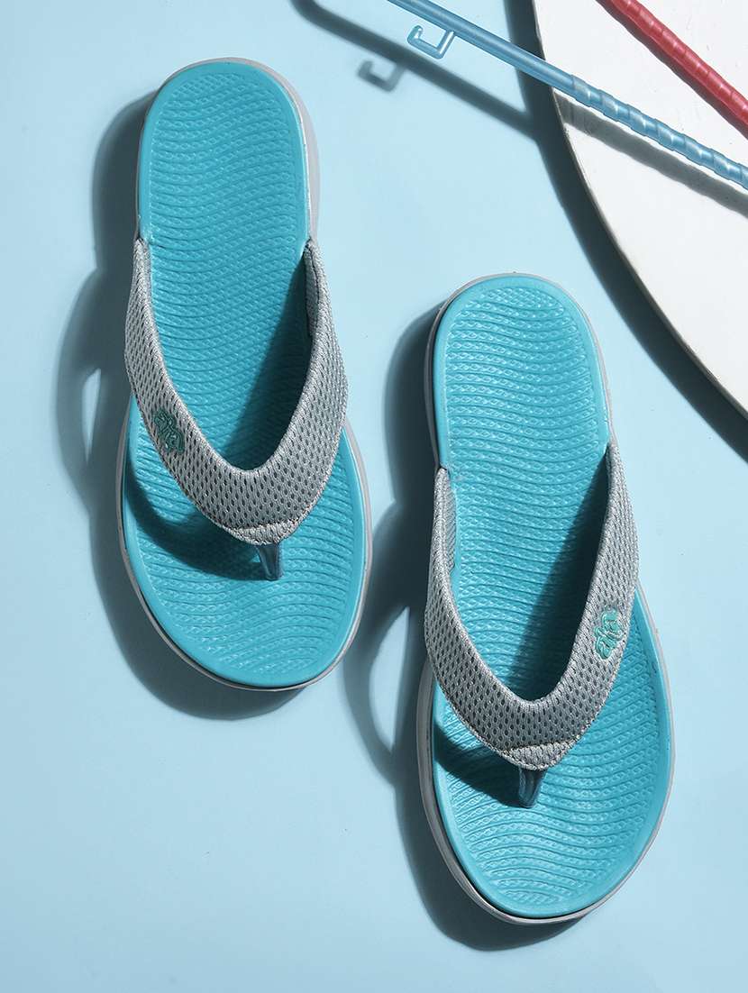 women solid slip on flip flop