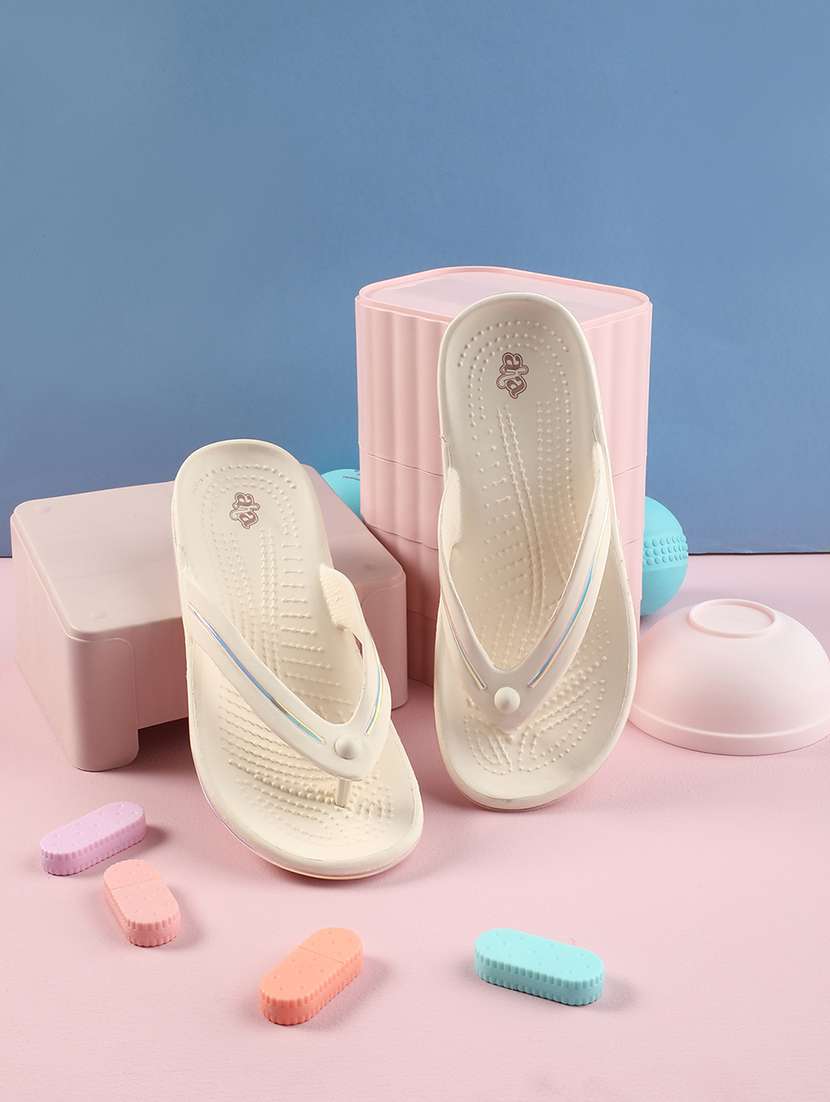 women solid slip on flip flop