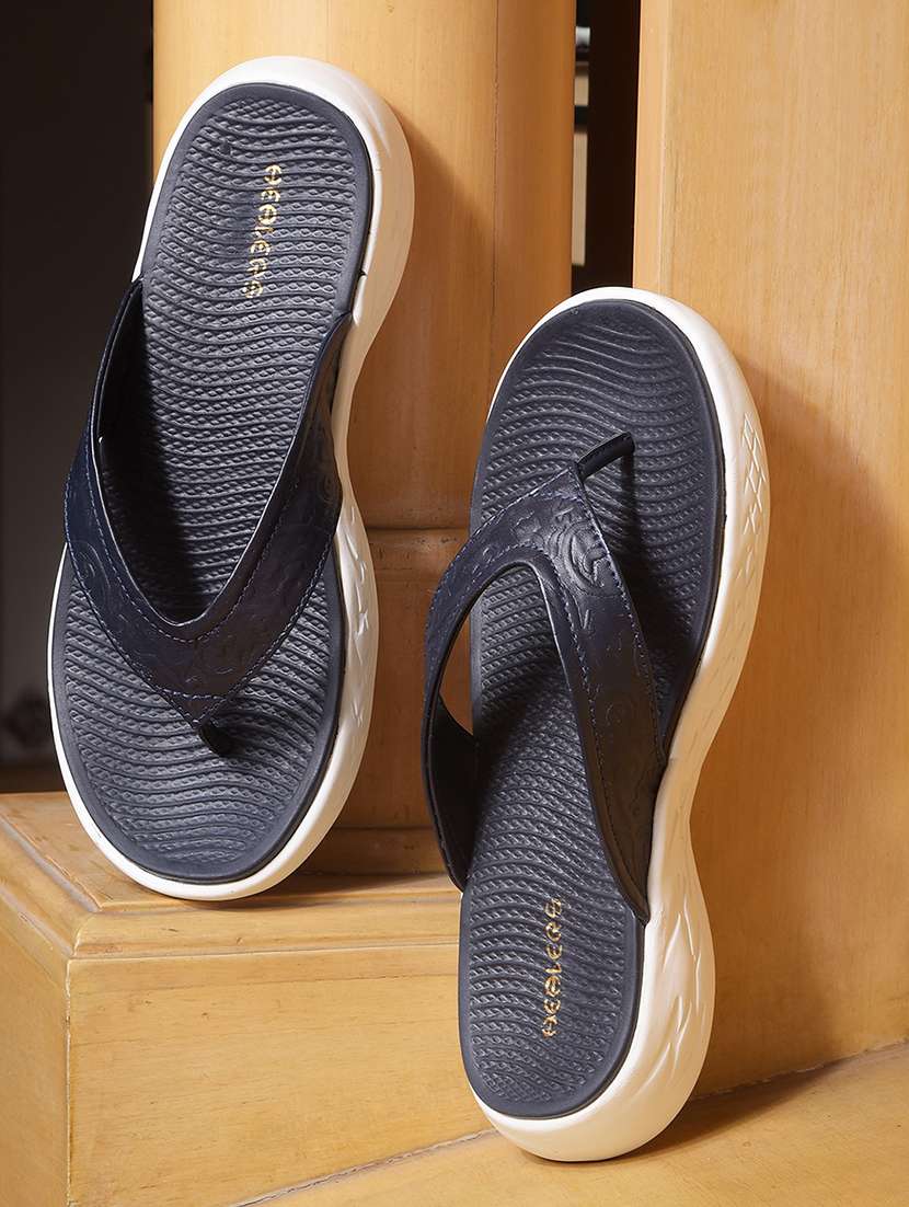 women solid slip on flip flop