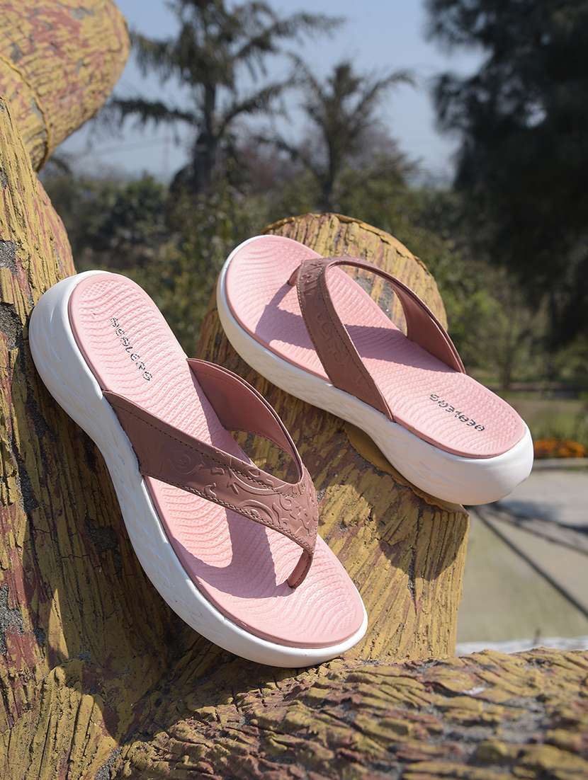 women solid slip on flip flop